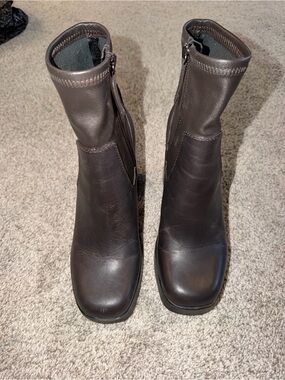 Aldo Classic Women's Brown Leather Mid-Calf Zip Boots